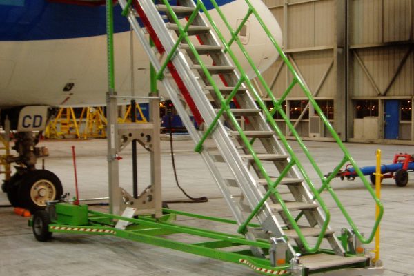 Variable height platform H1.9-3.25m | W1.0m