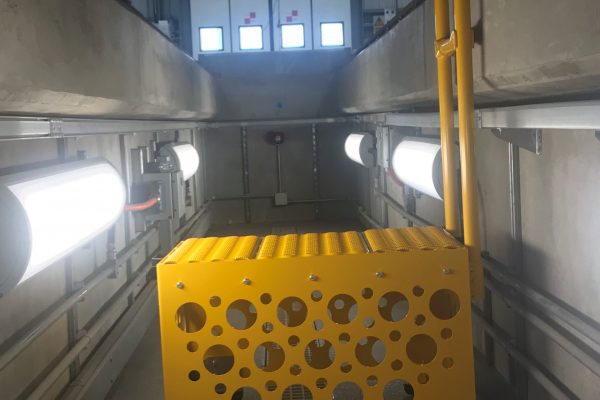 HOP UP Working Platform/Step with handrail