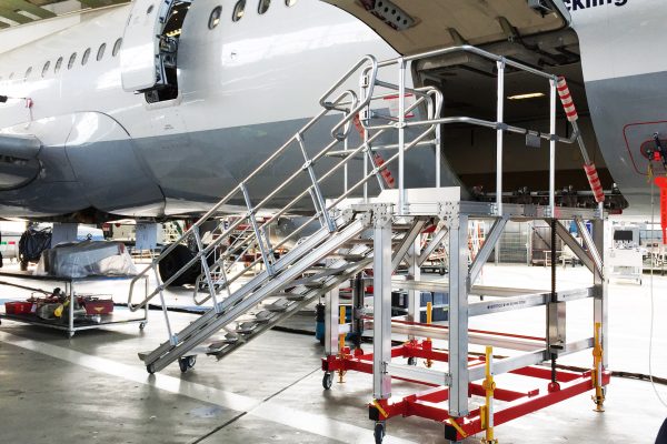 Variable Height Wide Body Cargo Bay Platform H1.8m-2.8m